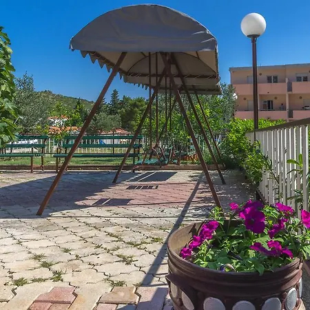 Guest house Sutic Promajna