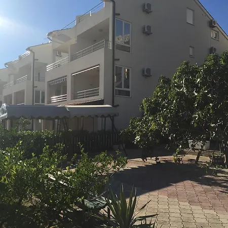 Guest house Sutic 3*